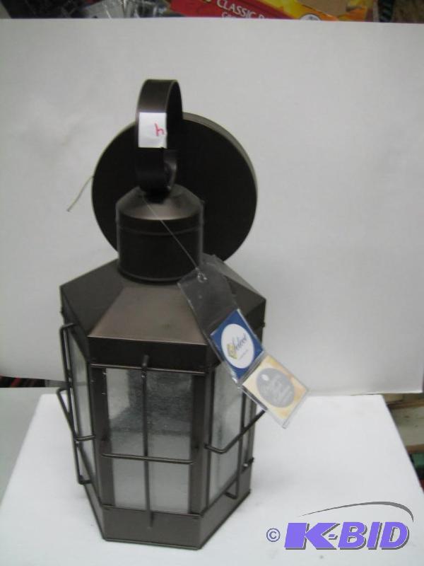 lot 4 image: New display model outdoor wall lantern, singl...