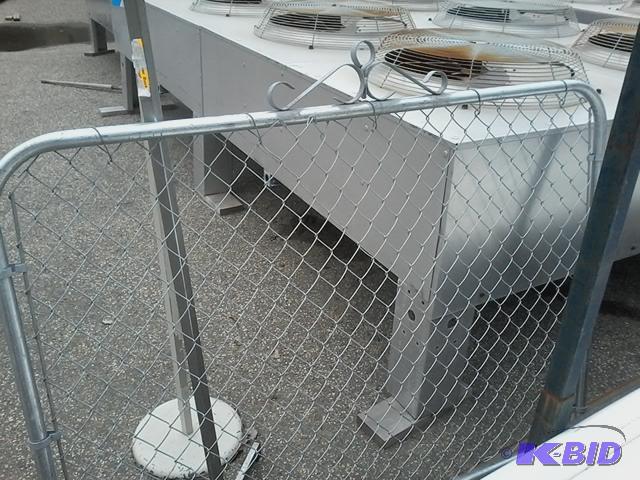lot 430 image: New single panel chain link gate 4ft...
