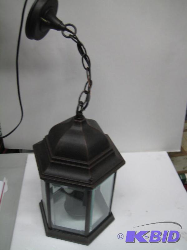 lot 8 image: New display model hanging lantern antique bra...