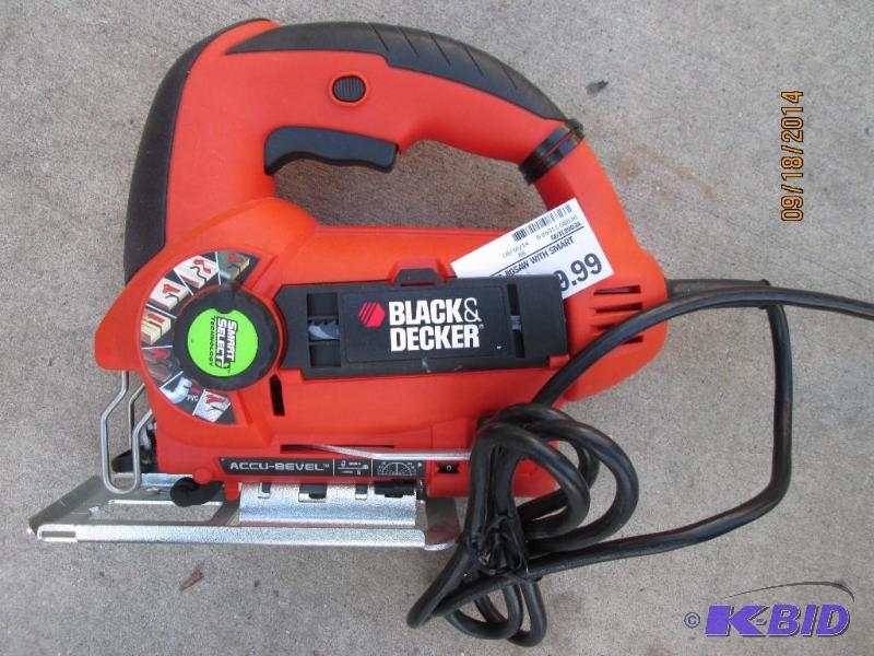lot 11 image: Black and Decker jig saw with smart select cu...