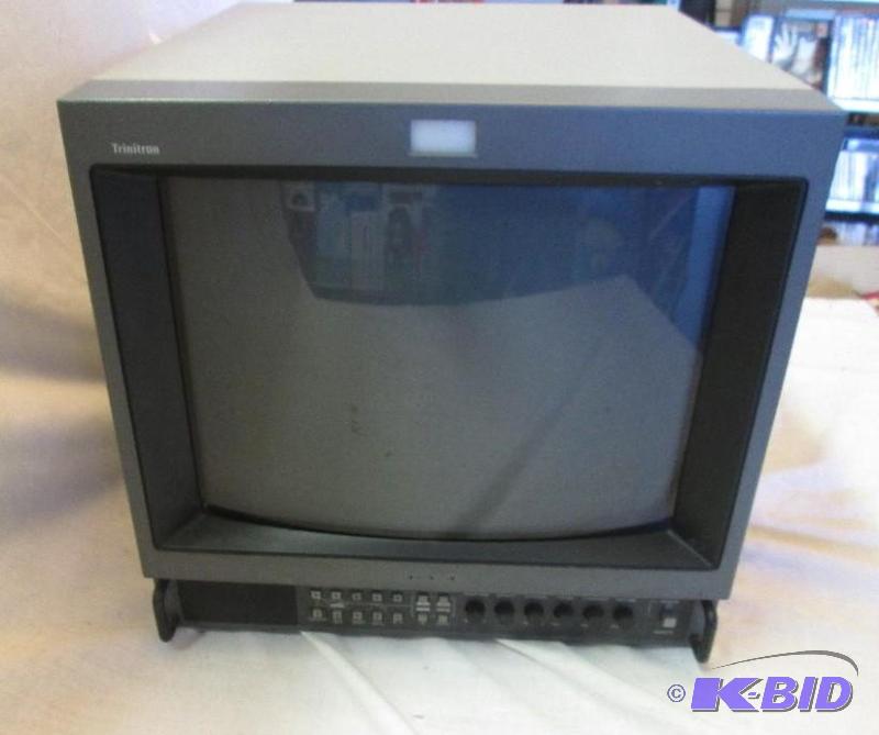 lot 115 image: Sony PVM-14M2U color video monitor, 14" ...
