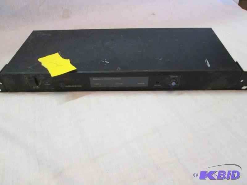 lot 118 image: Audio Technica ATW-R11 Pro R2 VHf diversity m...