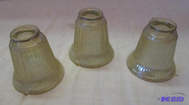 lot 187 image: Vintage glass...