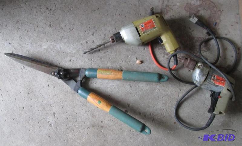 lot 206 image: Drills and pruning shear...