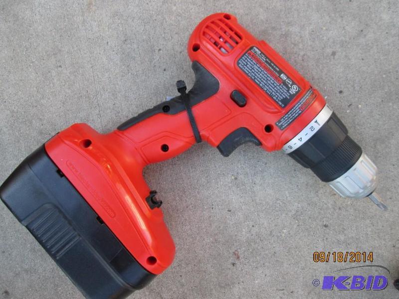 Black & Decker cordless drill, case is damaged - Albrecht Auction