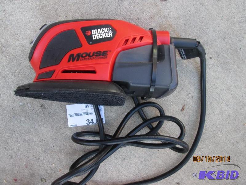lot 9 image: Black And Decker sander, tested, works...