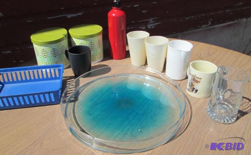 lot 91 image: Lot of cups, mugs water bottle and more...