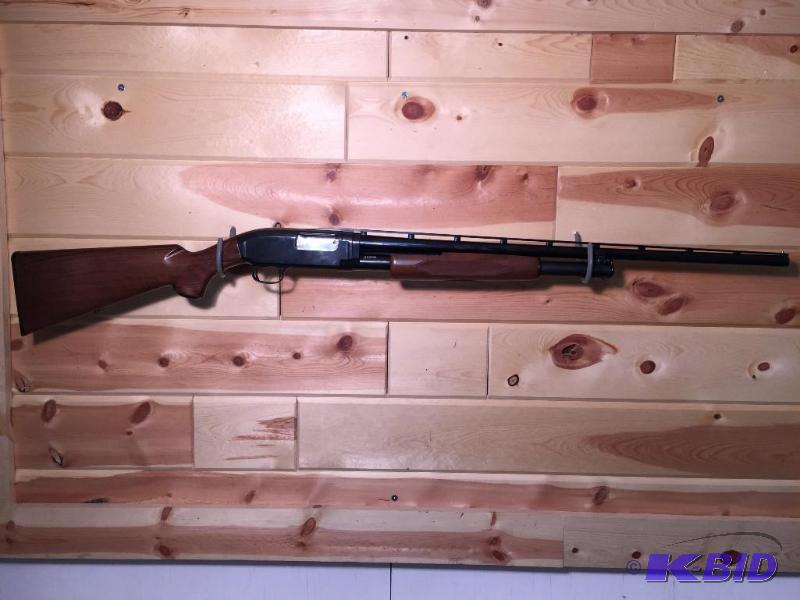 Browning Model M-12 pump action shotgun Calib...