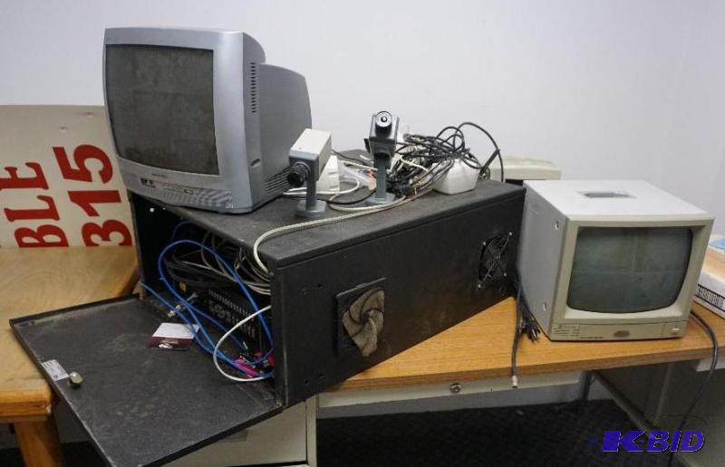 lot 113 image: Enclosed Security System  Includes Metal...