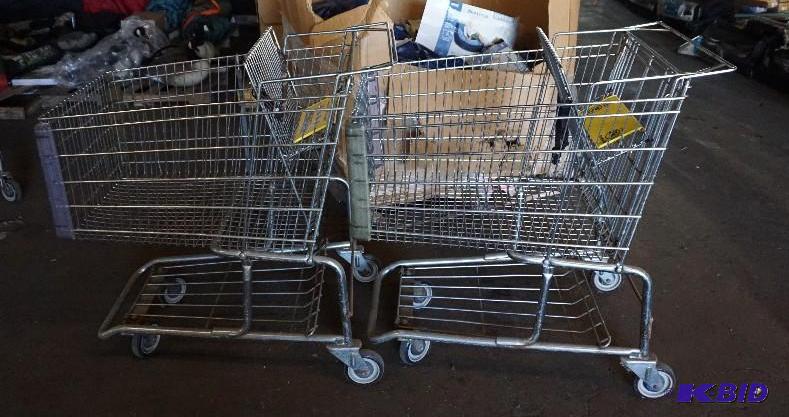 lot 123 image: Lot of - 2 Shopping Carts In Very Good Condit...