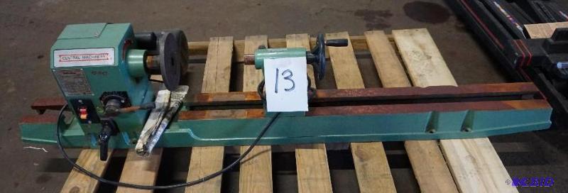 lot 13 image: Central Machinery Model 95607 Mini Wood Worki...