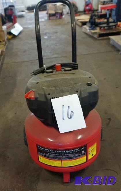 lot 16 image: Central Pneumatic 8 Gallon Oil Less Air Compr...