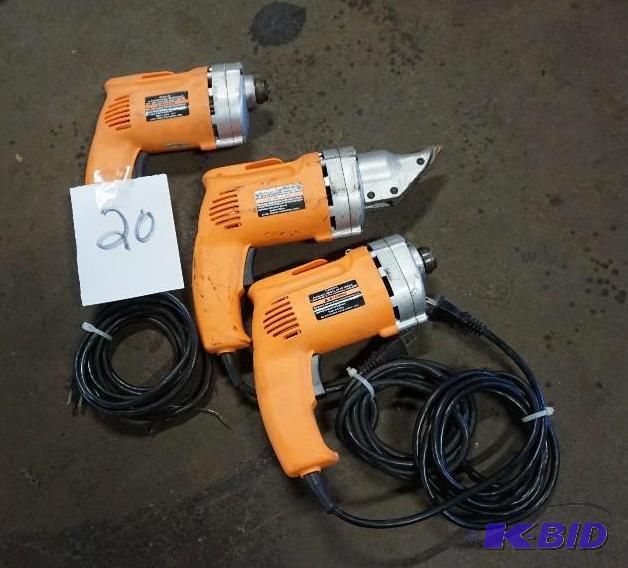 lot 20 image: Lot of - 3 Power Swivel Head Shears Missing C...
