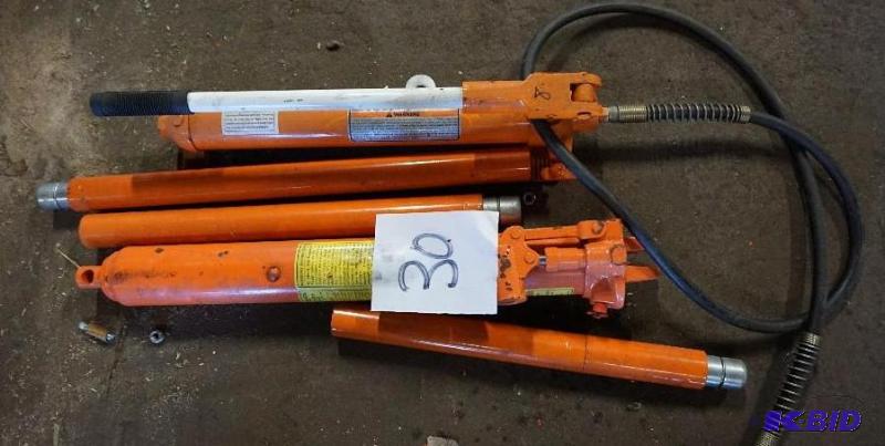 lot 30 image: Central Hydraulics Model 44900 10 Ton Portabl...
