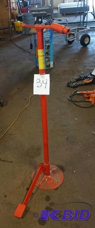 lot 34 image: Central Machinery Mechanics Under Hoist Stand...
