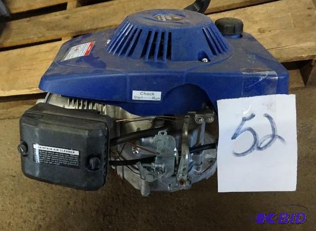lot 52 image: Briggs & Stratton 5.5 hp Gas Powered Bott...