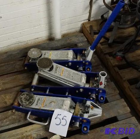 lot 55 image: Lot of - 3 US General Model 91039 3000 lb Hyd...