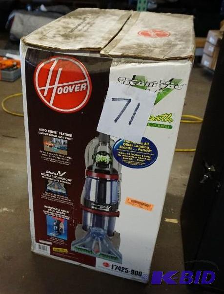 lot 71 image: Hoover Model F-7425-900 Carpet Cleaning Machi...