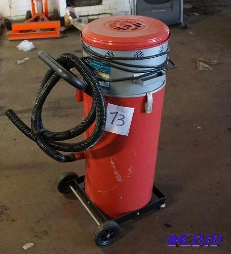 lot 73 image: Central Pneumatic Brand Abrasive Blaster With...