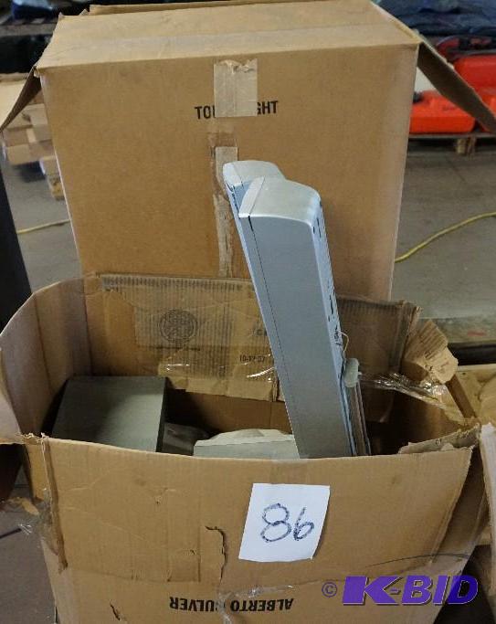 lot 86 image: 1 - &nbspLot Consisting of 2 Large Boxes of ...