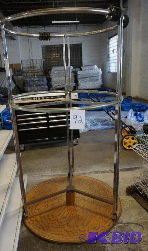lot 92 image: 2 Level Retail&nbspApparel StorageDisplay R...