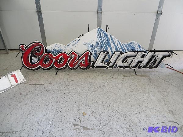 lot 1 image: Coors Light Beer Neon