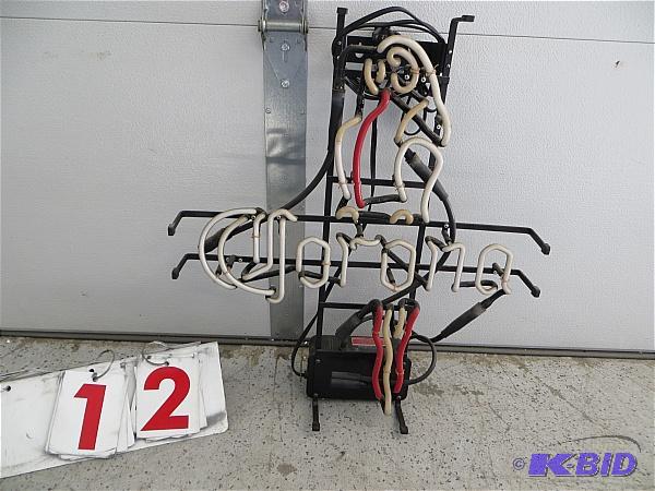 lot 12 image: Corona Parrot Neon Sign