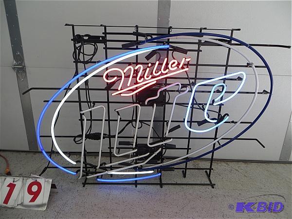 lot 19 image: Miller Lite Neon Sign