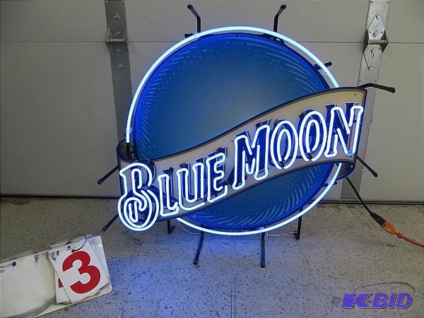 lot 3 image: Blue Moon Neon Sign