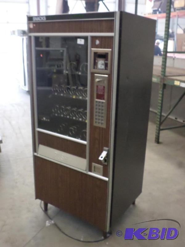 Snackshop Model 5500-0308 120Volt Snack Vendi...