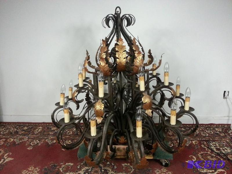 Currey & Company Commercial Grade Chandelier