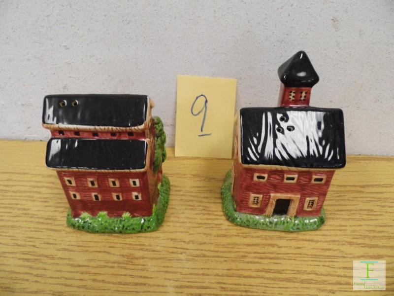 Barn Salt & Pepper Shakers