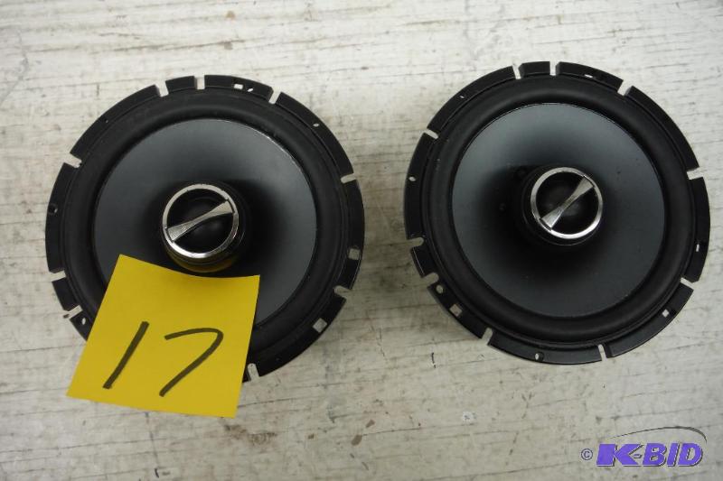 lot 17 image: Alpine SPS-610 6- 2-Way Car Speakers