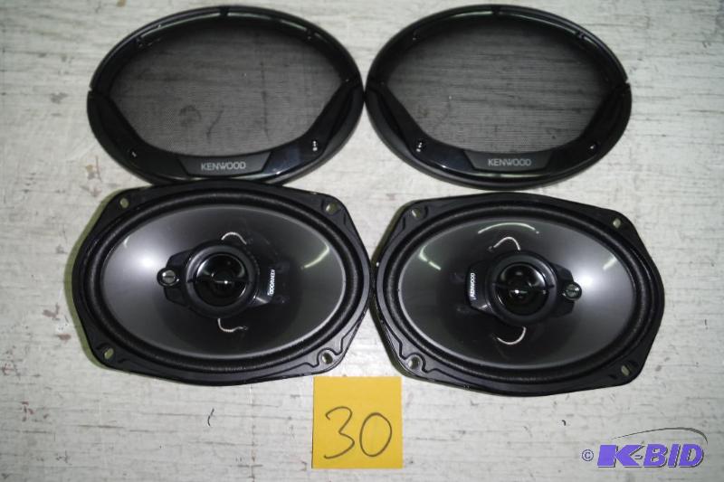 lot 30 image: Kenwood KFC-6965R Road Series 6X9 400 W Coxial Speakers KFC6965R