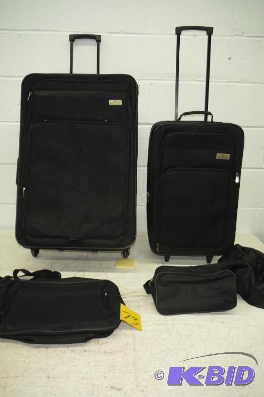 lot 73 image: Protege 5-Piece Travel Luggage Set
