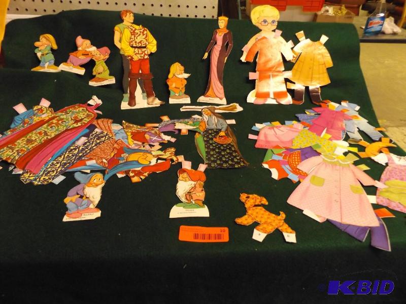 lot 10 image: Paper Doll toys, Snow White and the Seven Dwa...