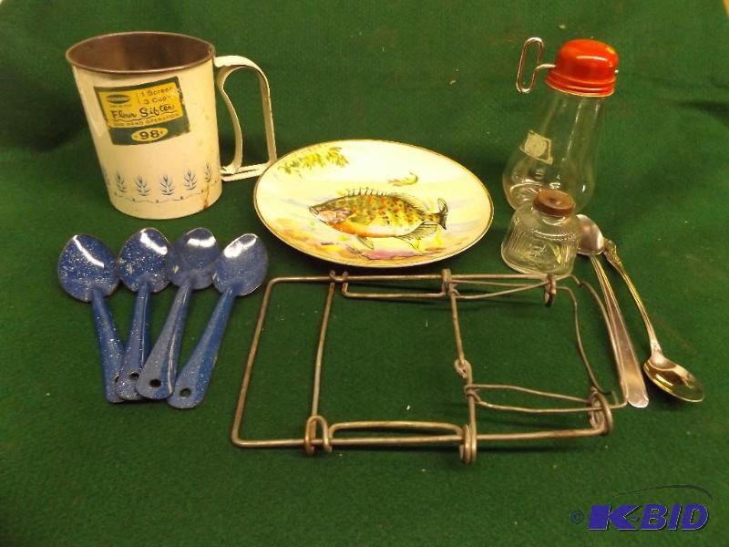 lot 108 image: misc vintage household kitchen items, flour s...