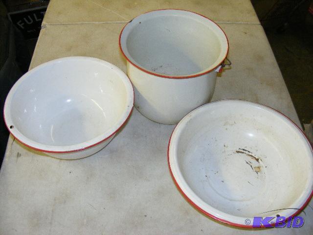 lot 200 image: Enamel ware bowls and pot...