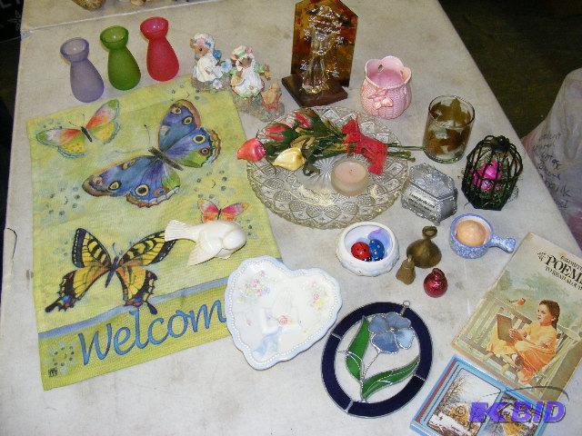 lot 208 image: misc household decorative items,...