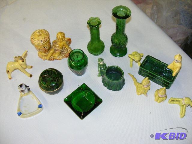 lot 220 image: decorative items, vases, figurines...