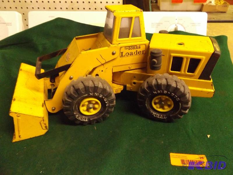 lot 26 image: Tonka Loader...