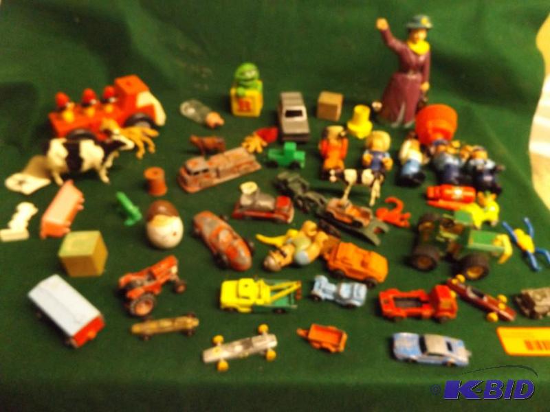 lot 39 image: misc lot of toys...