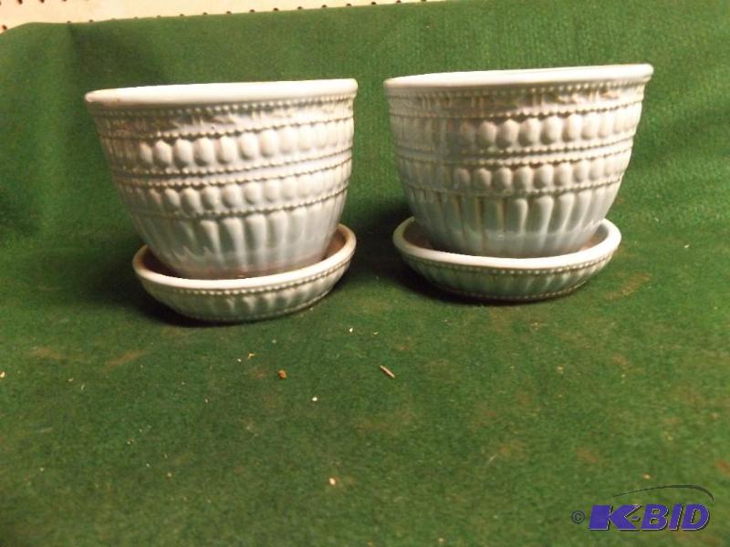 lot 44 image: two McCoy USA flower pots...