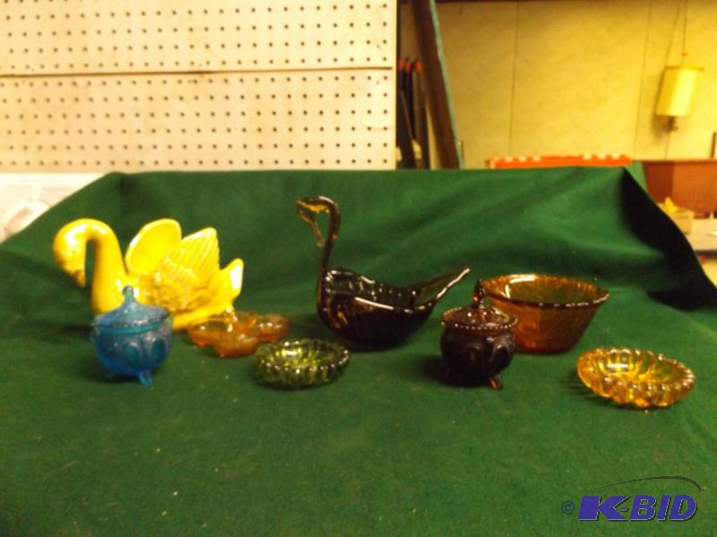 lot 51 image: Decorative Glass Items...