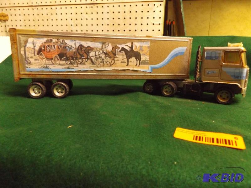 lot 6 image: Semi TractorTrailer, metal...
