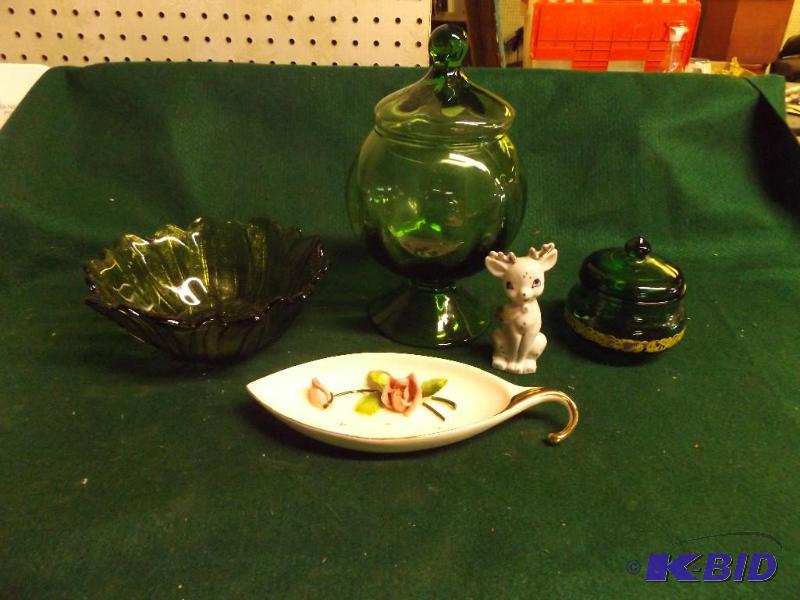 lot 67 image: Decorative green glass items, Leftons Decora...