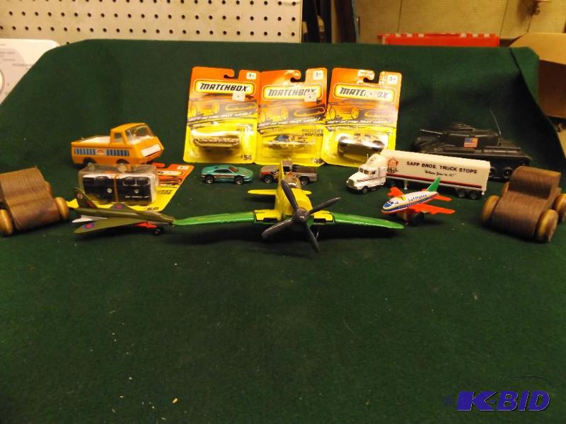 lot 76 image: Matchbox cars, airplane, tank, trucks...