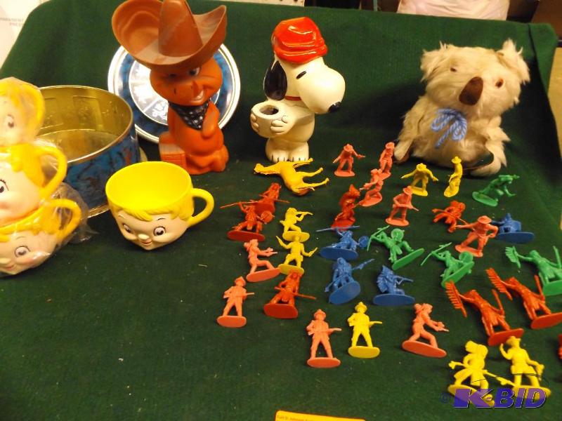 lot 77 image: Plastic Cowboys and Indians, Snoopy candle ho...