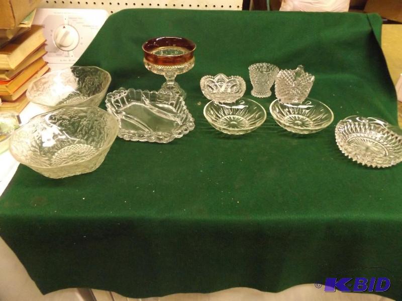 lot 80 image: Glass serving dishes, bowls and relish tray...