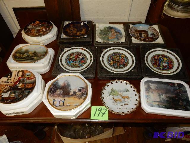 12 Decorative Plates